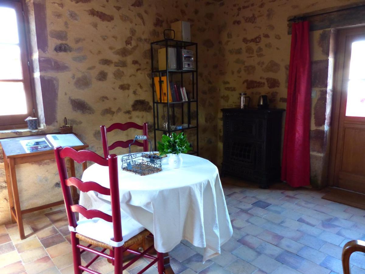 Bed and Breakfast L'Abrejou Le Donjon Exterior foto